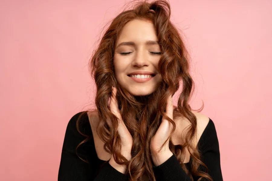 Jak wybrać fryzurę dla nastolatka – nowa moda na głowie